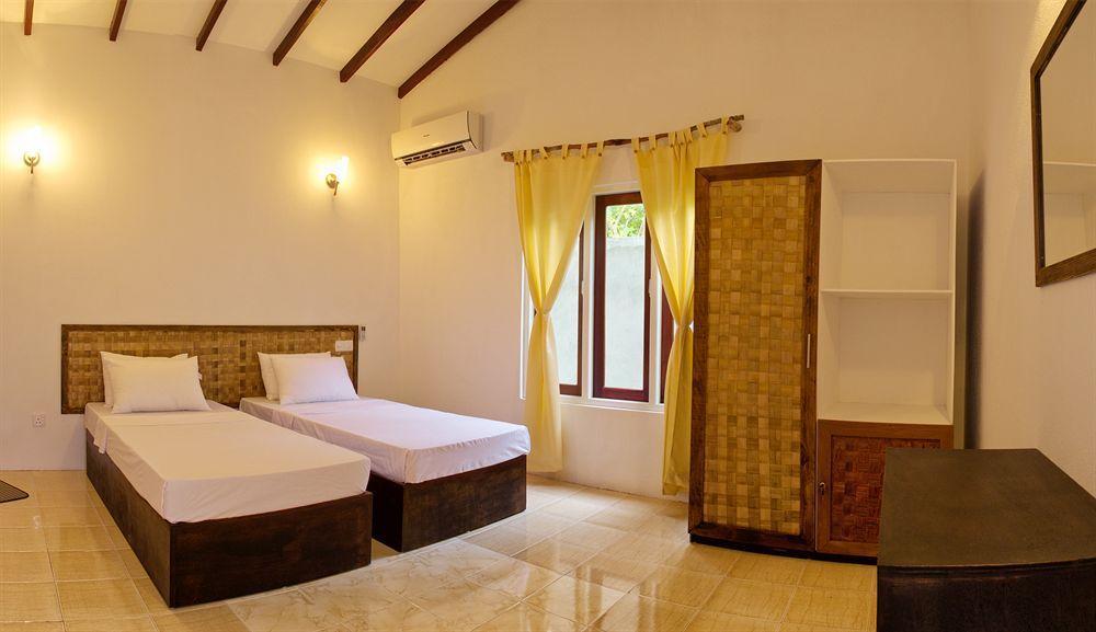 Thundi Sea View Hotel Fulidhoo Exterior photo